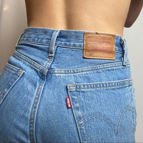 💓RIPPED LEVIS 501💓 - Picture 5 of 7